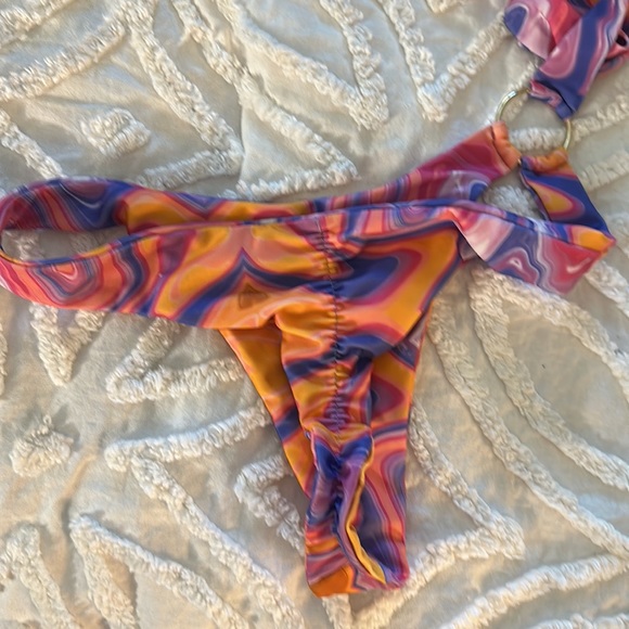 Berry beachy one piece - Picture 5 of 6